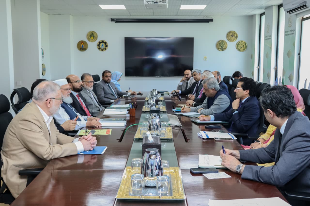 Petroleum Division briefs Jamaat-e-Islami on Fuel Situation